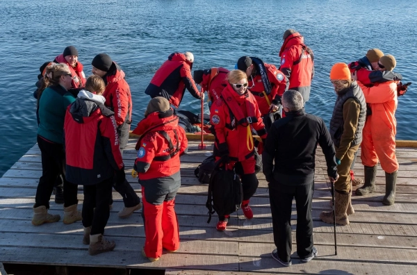 31-ша Українська антарктична експедиція успішно дісталася станції "Академік Вернадський" 59