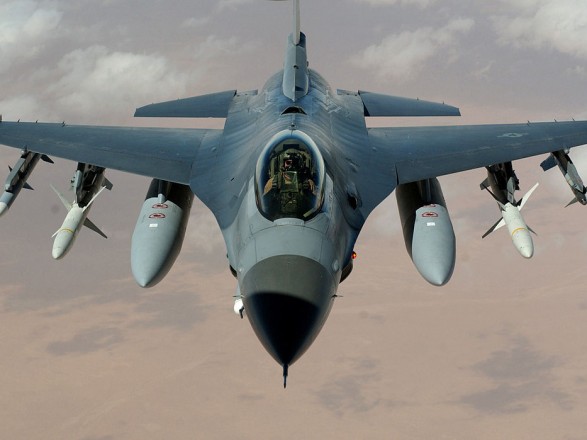 Є країни, які готові надати Україні винищувачі F-16 - Кулеба
