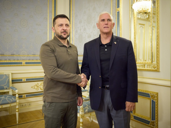 Зеленський розповів Пенсу про ситуацію на полі бою&hellip;