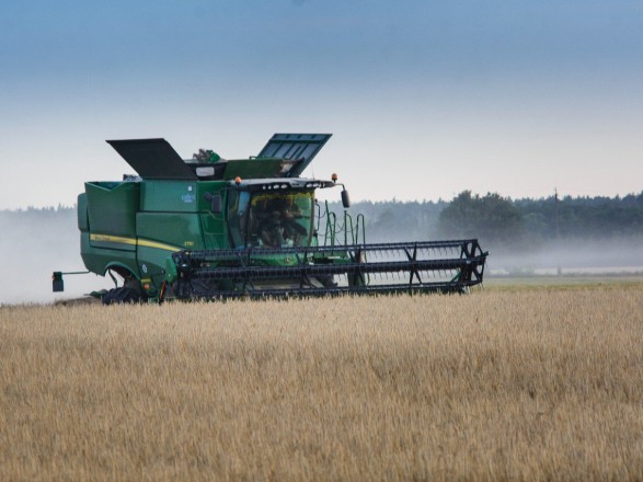 Жнива-2023: аграрії уже намолотили майже 217 тис. тонн зерна нового врожаю