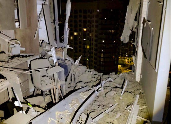 Четверо людей постраждали у Києві внаслідок російської атаки