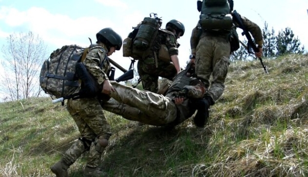 «Підрозділ втратив 85% солдатів»: добровольці зі США розповіли ABC News про втрати України на Донбасі