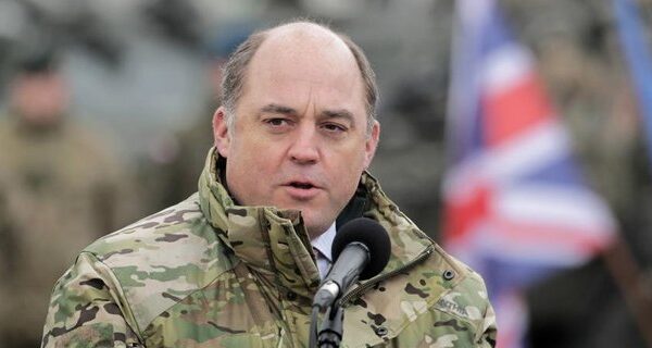 Бен Воллес пішов з посади голови міноборони Великої&hellip;