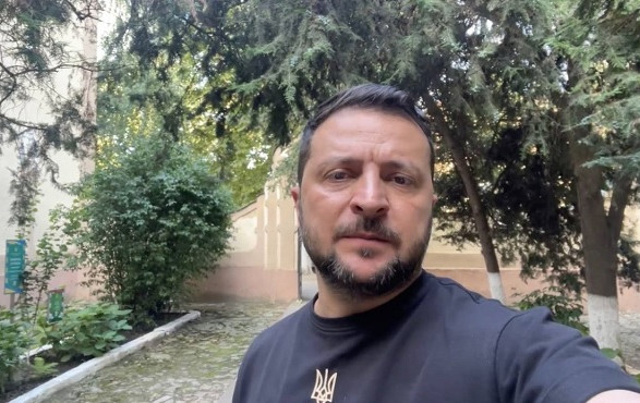 Штурми дуже жорстокі: Зеленський заявив, що окупанти всіма силами намагаються зупинити ЗСУ