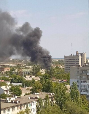 В окупованому Бердянську сталася пожежа на підприємстві, куди війська РФ звозили техніку