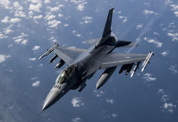 Українські пілоти можуть розпочати навчання на F-16 в США вже у вересні - NYT