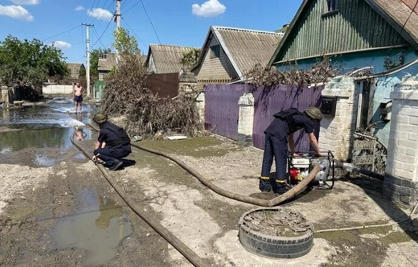Постраждалі від підриву Каховської ГЕС отримали понад 23 тис. таблеток для знезараження води - МОЗ