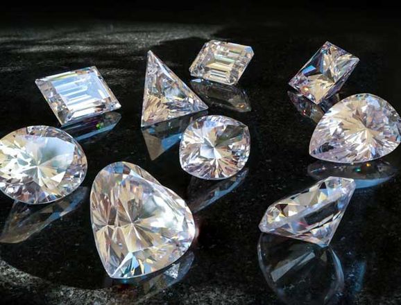 НАЗК внесло одного з найбільших у світі виробників діамантів SRK до переліку міжнародних спонсорів війни