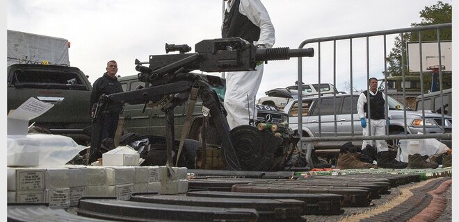 Напад у Косові. Поліція показала арсенал бойовиків: міномет, АГС, автомати – фото - Фото