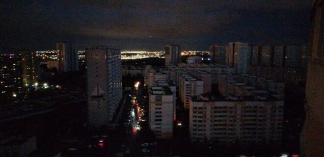 У російському Петербурзі бахнуло і в частині міста зникло світло – росЗМІ - Фото