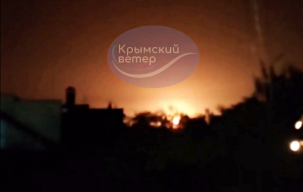 Військовий аеродром у Криму атакували безпілотники - місцеві пабліки