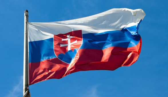 Politico: Словаччина припиняє допомогу Україні після перемоги на виборах проросійського Фіцо