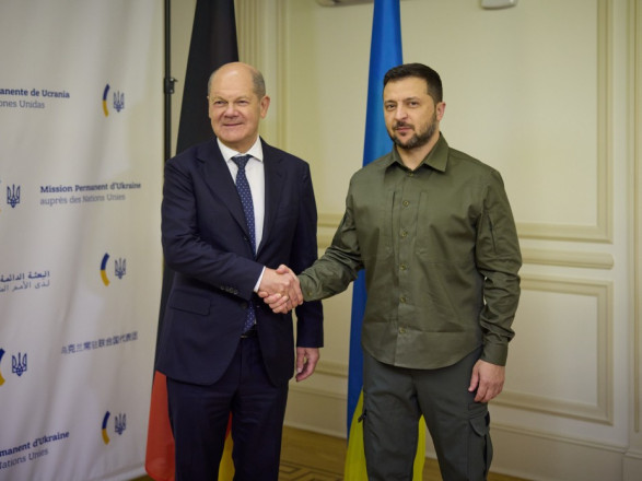 Зеленський зідзвонився з Шольцом: порушили питання Patriot та IRIS-T і переговорів щодо "Формули миру" у Мальті