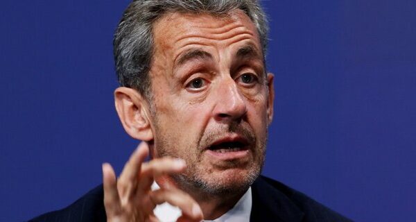 Експрезиденту Франції Саркозі після вироку за корупцію висунули&hellip;