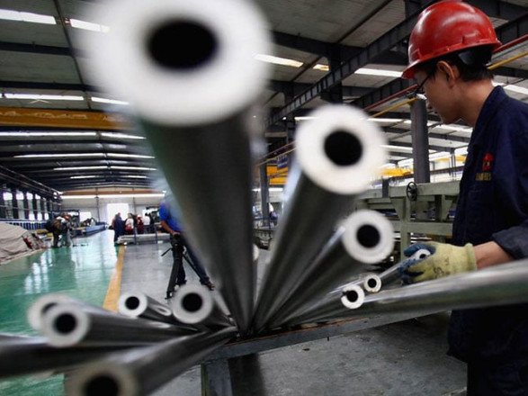 ЄС услід за США може ввести додаткові мита на китайську сталь, щоб обмежити зростання китайської промисловості