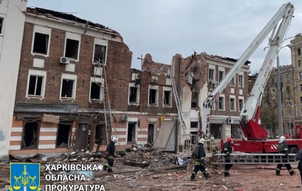 У Харкові знову збільшилося число постраждалих: Відео з місця подій