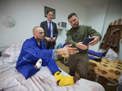 Зеленський і Рютте відвідали поранених українських бійців у одеському шпиталі