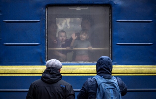 Росія тримає дітей вивезених з України у 43 “таборах перевиховання”