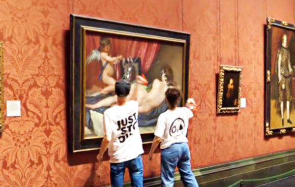 Екоактивісти пошкодили картину «Венера із дзеркалом»