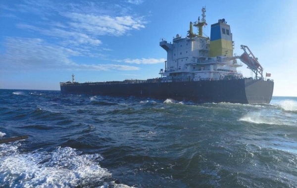 Під час виходу з українського порту судно із зерном пошкодила міна – Reuters