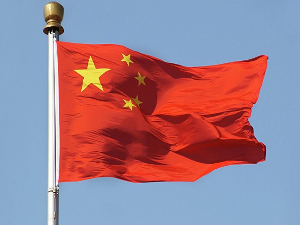 FT: Китай готується обмежити експорт графіту, від якого залежить виробництво акумуляторів у світі