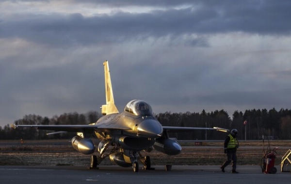 Вже на початку наступного року українські пілоти почнуть навчання на F-16 у Франції
