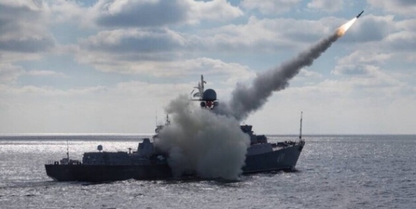 Сигнал про підвищення небезпеки: Росія вивела в Чорне море одразу три носії “Калібрів”