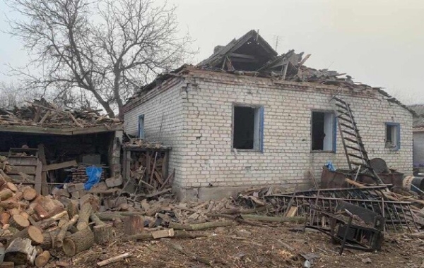 На Донеччині внаслідок ворожих обстрілів зруйновано житлові будинки, є загиблі і поранені
