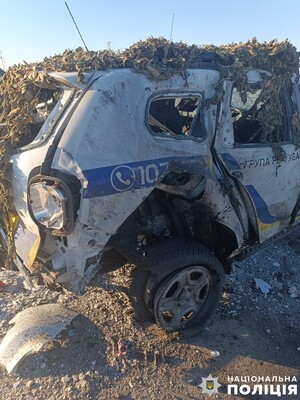 Війська РФ атакували дроном поліцейський автомобіль у Херсонській області: є постраждалий