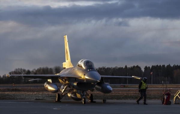 Перші чотири українські пілоти мають завершити підготовку у США на літаках F-16 до літа − CNN