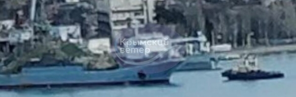 З доку в Севастополі росіяни вивели великий десантний корабель