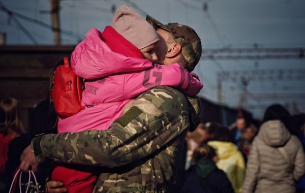 Як зрозуміти тих, хто чекав на тебе з війни