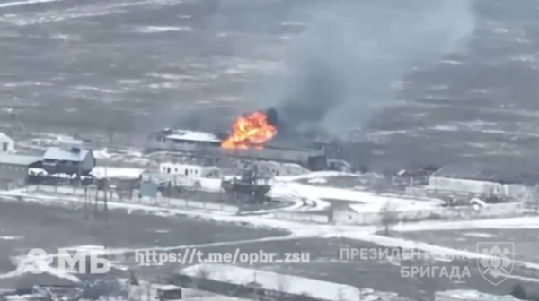 Президентська бригада опублікувала відео знищення техніки, яку армія РФ зібрала для наступу