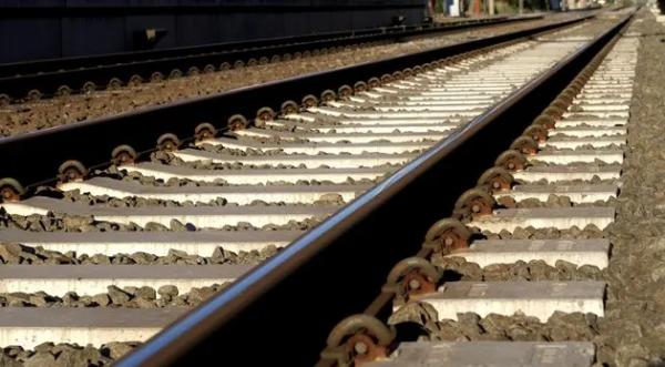 Росіяни в авральному темпі будують залізницю у Маріуполь ‒ експерт