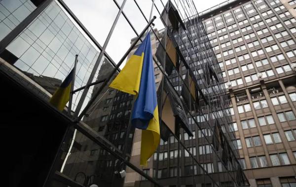 Обмеження консульських послуг було направлене на чоловіків в Україні, а не за кордоном — директор 