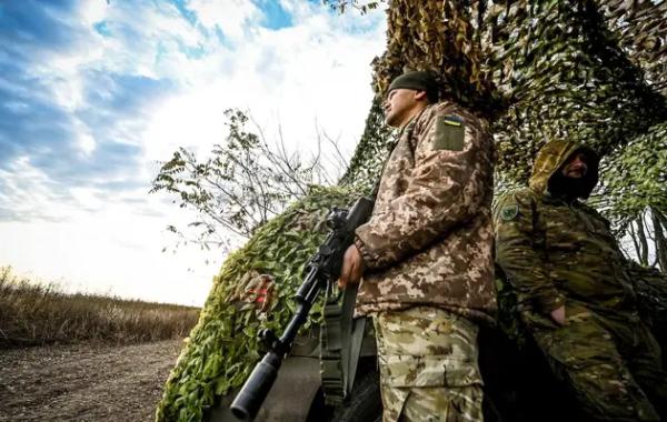 Україна все ще може відновити свою позицію на полі бою за умови більш рішучої підтримки Заходу — The Guardian 