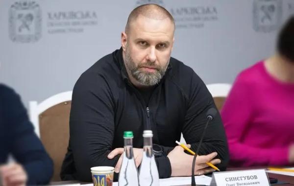 Погрожують розстрілом: росіяни не дозволяють евакуюватися жителям Вовчанська