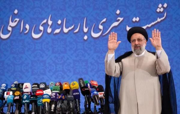 Оглядач вважає, що гелікоптер Раїсі був непридатним для польотів в складних метеоумовах Оглядач вважає, що гелікоптер Раїсі був непридатним для польотів в складних метеоумовах