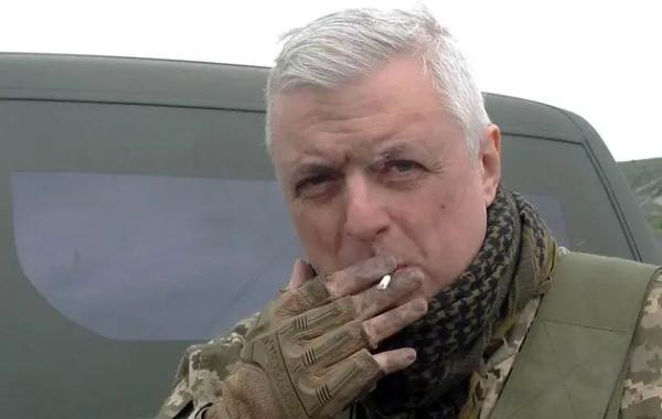 Шлях «македонця». Метаморфози старшого лейтенанта Савіна