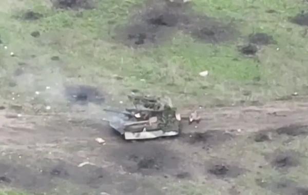 Бійці ГУР знищили БМД росіян, яка намагалася прорватися у Часів Яр Бійці ГУР знищили БМД росіян, яка намагалася прорватися у Часів Яр