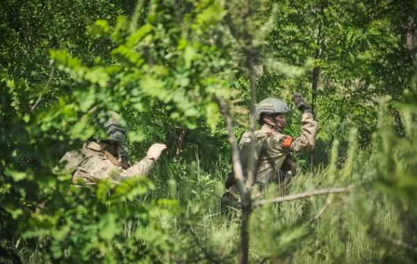 РФ змінює тактику наступальних дій у Харківській області, щоб прорвати оборону українських військових