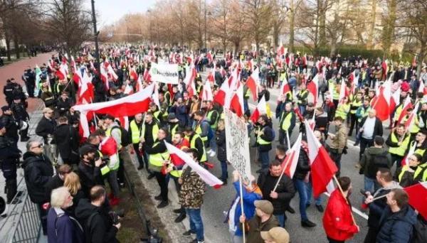 Польські фермери готують масштабний протест у Варшаві. Одна з вимог - зупинити імпорт з України