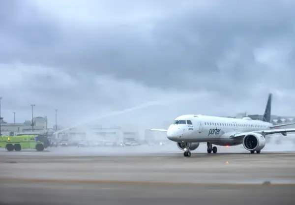 В аеропорту Торонто зазнав аварії пасажирський літак: є&hellip;