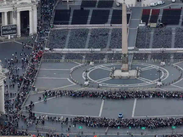 ANSA: Під час похорону папи римського розгорнуть есмінець&hellip;