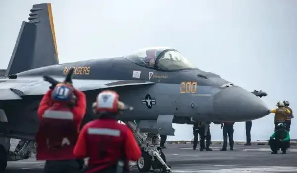 Винищувач США впав у море із палуби авіаносця.&hellip;