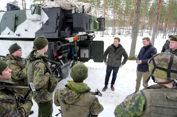 Росія нарощує військову присутність біля кордону з Фінляндією – WSJ Росія нарощує військову присутність біля кордону з Фінляндією – WSJ
