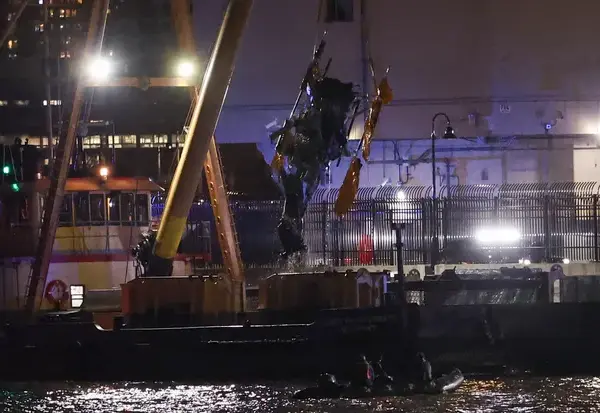 Аварія гелікоптера у Нью-Йорку: компанія-оператор негайно припиняє роботу