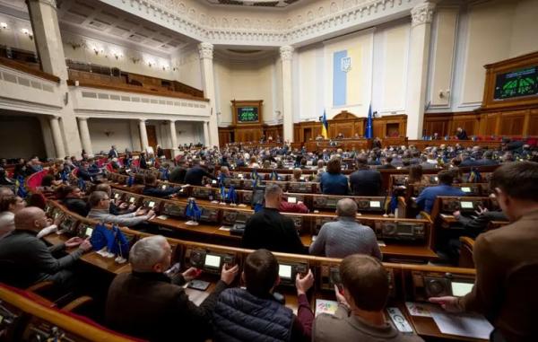 Виїзд за кордон чоловікам – у ВРУ хочуть&hellip;