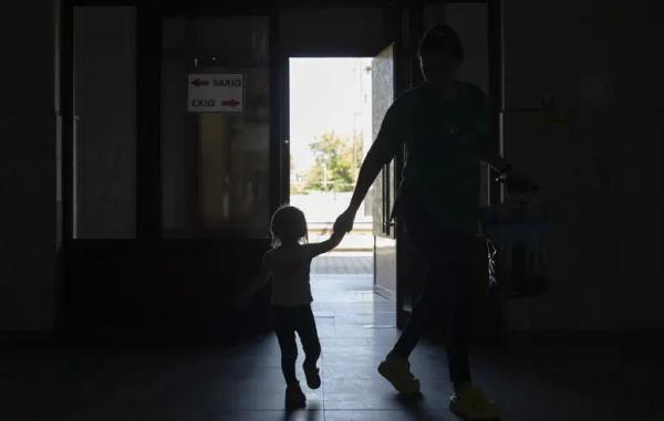 В Україні заборонили зрадникам та колаборантам бути усиновлювачами