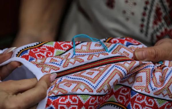 День вишиванки чи вишитої сорочки? Як українці назвали вишиту сорочку вишиванкою День вишиванки чи вишитої сорочки? Як українці назвали вишиту сорочку вишиванкою